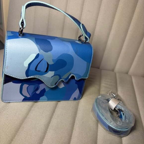 Kidsuper Blue Kissing Bag - Picture 1 of 5